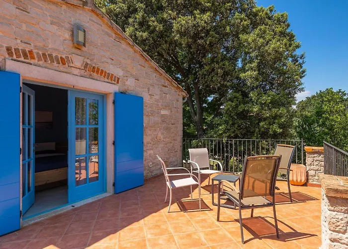 Marlera 펜션 풀라